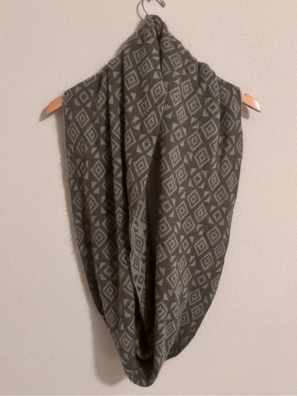 Olive Green Geometric Infinity Scarf - Unbranded